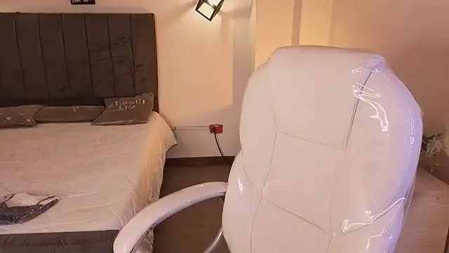 Snapshot of Catalinaa_martinez chatting on November 16, 2025, 3:22 am Catalinaa martinez online show from November 16, 2025, 3:22 am