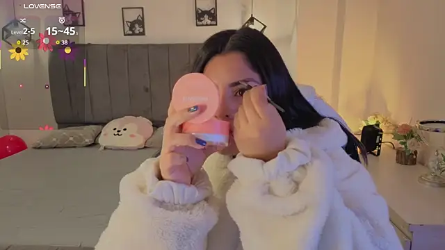 Snapshot of Catalinaa_martinez chatting on November 9, 2025, 10:30 am Catalinaa martinez online show from November 9, 2025, 10:30 am