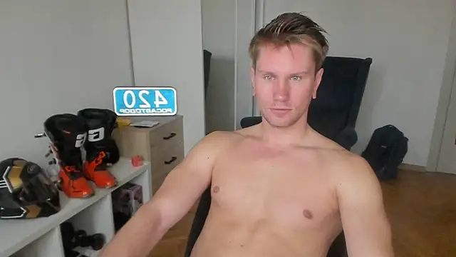 kevin-park online show from October 22, 2025, 7:08 am