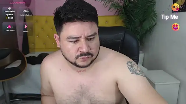 Snapshot of oso_dirty_ chatting on February 19, 2025, 5:38 pm oso dirty  online show from February 19, 2025, 5:38 pm