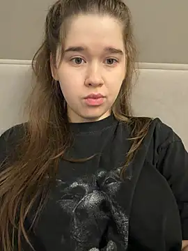 HornyGirlH online show from April 19, 2026, 4:35 am