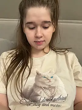 HornyGirlH online show from April 7, 2026, 1:29 am