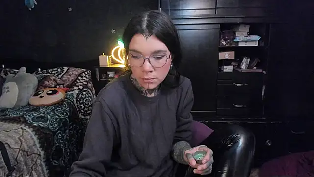 Snapshot of Lilmarieee chatting on February 13, 2025, 9:27 pm Lilmarieee online show from February 13, 2025, 9:27 pm