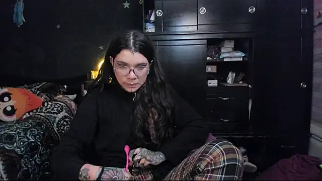 Snapshot of Lilmarieee chatting on February 17, 2025, 11:00 pm Lilmarieee online show from February 17, 2025, 11:00 pm