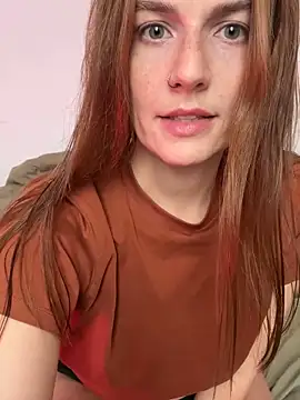 Snapshot of BritneyHall chatting on November 4, 2025, 9:35 am BritneyHall online show from November 4, 2025, 9:35 am