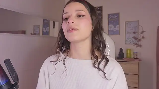 Snapshot of Amaia_Daniells chatting on November 5, 2025, 3:31 am Amaia Daniells online show from November 5, 2025, 3:31 am