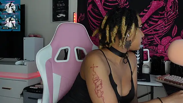 Snapshot of goddessxdreaxo chatting on December 3, 2025, 6:40 pm goddessxdreaxo online show from December 3, 2025, 6:40 pm