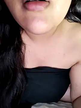 Annerae online show from April 13, 2026, 3:27 pm