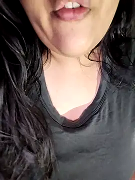 Annerae online show from November 16, 2025, 3:17 pm