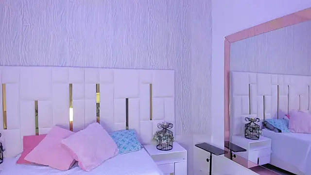 Snapshot of Meghan_stonne_ chatting on October 5, 2025, 7:04 pm Meghan stonne online show from October 5, 2025, 7:04 pm