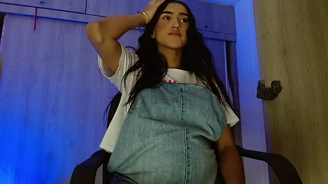 Meghan stonne  online show from March 27, 2026, 9:05 pm