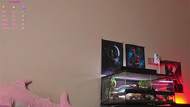 YaraAveiri online show from March 14, 2026, 11:05 am