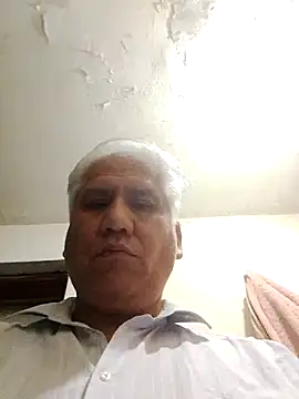 Momlover2022 online show from June 24, 2026, 4:44 am