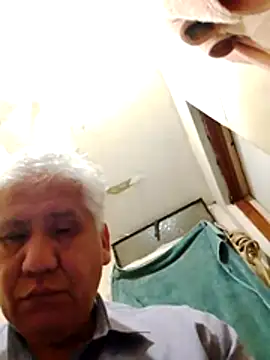 Momlover2022 online show from April 12, 2026, 6:38 am