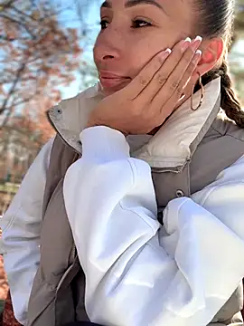 YOUR-KARINA online show from November 2, 2025, 8:08 am