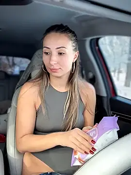 Snapshot of YOUR-KARINA chatting on February 7, 2026, 4:31 am YOUR-KARINA online show from February 7, 2026, 4:31 am