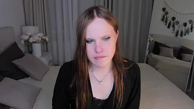 EffieMinki online show from July 10, 2026, 8:53 pm