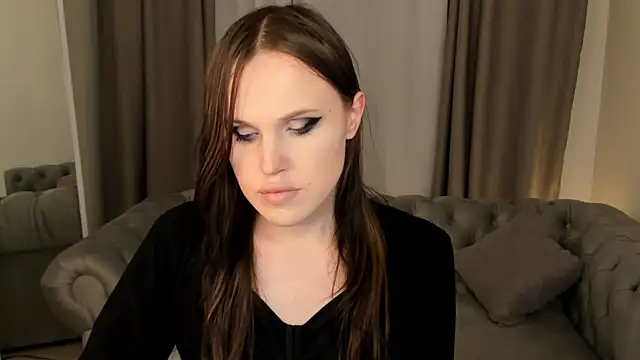 EffieMinki online show from April 8, 2026, 8:21 pm