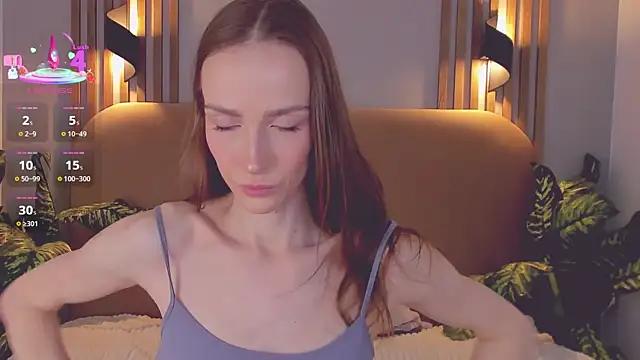 Kira Quinn online show from December 23, 2025, 7:18 am