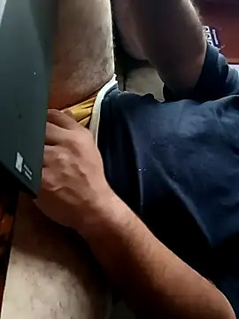 Snapshot of Osito_31 chatting on September 19, 2025, 2:21 pm Osito 31 online show from September 19, 2025, 2:21 pm