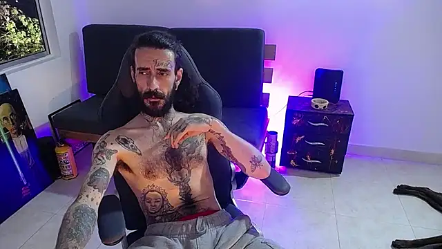 Snapshot of harry_reems1 chatting on December 15, 2025, 4:07 am harry reems1 online show from December 15, 2025, 4:07 am