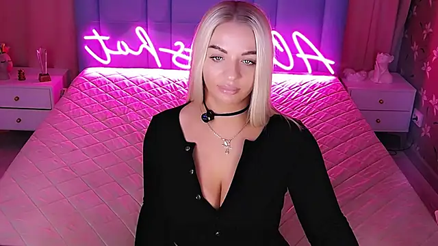 AllwaysHotJ online show from February 12, 2026, 2:11 am