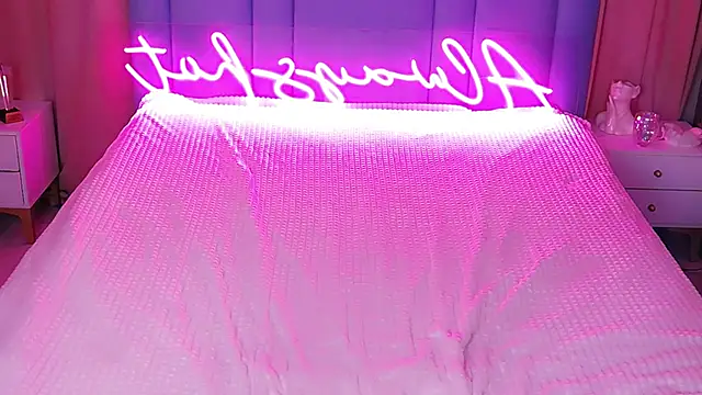 AllwaysHotJ online show from December 1, 2025, 2:12 am