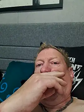 Snapshot of tomtom111111 chatting on September 23, 2025, 6:59 pm tomtom111111 online show from September 23, 2025, 6:59 pm