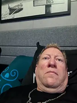 Snapshot of tomtom111111 chatting on September 21, 2025, 3:39 pm tomtom111111 online show from September 21, 2025, 3:39 pm