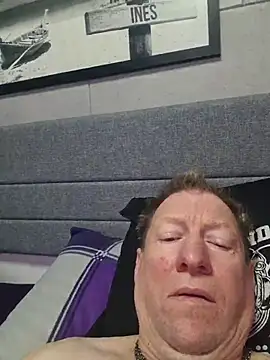 Snapshot of tomtom111111 chatting on November 2, 2025, 3:06 pm tomtom111111 online show from November 2, 2025, 3:06 pm