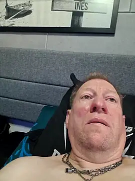 Snapshot of tomtom111111 chatting on October 5, 2025, 1:24 pm tomtom111111 online show from October 5, 2025, 1:24 pm