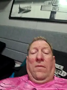 Snapshot of tomtom111111 chatting on October 6, 2025, 5:13 pm tomtom111111 online show from October 6, 2025, 5:13 pm