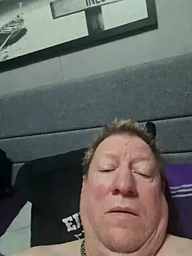 Snapshot of tomtom111111 chatting on January 2, 2025, 2:13 pm tomtom111111 online show from January 2, 2025, 2:13 pm