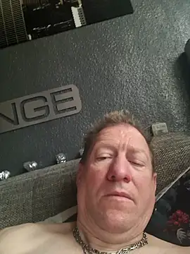 Snapshot of tomtom111111 chatting on November 4, 2025, 1:37 pm tomtom111111 online show from November 4, 2025, 1:37 pm