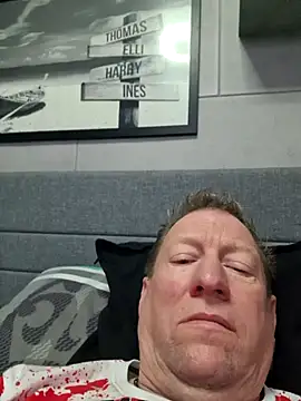 tomtom111111 online show from April 12, 2026, 3:15 pm