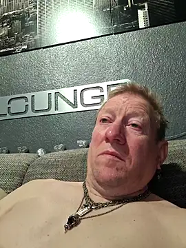 tomtom111111 online show from March 17, 2026, 9:40 pm