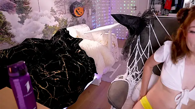 Cissy Glitter online show from November 1, 2025, 8:46 pm