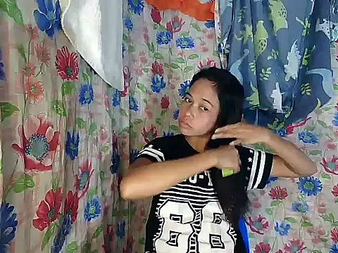 Snapshot of PinaySkinnyGirl chatting on January 13, 2026, 9:08 pm PinaySkinnyGirl online show from January 13, 2026, 9:08 pm