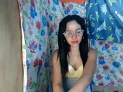 Snapshot of PinaySkinnyGirl chatting on February 24, 2026, 9:26 pm PinaySkinnyGirl online show from February 24, 2026, 9:26 pm