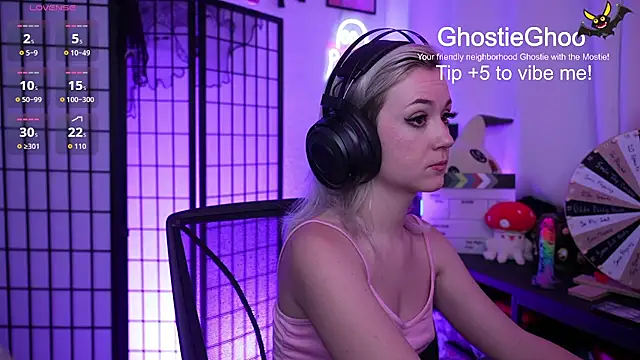 Snapshot of GhostieGhoo chatting on June 12, 2026, 7:33 pm GhostieGhoo online show from June 12, 2026, 7:33 pm