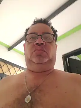 Snapshot of djtomxxx2777 chatting on October 30, 2025, 2:04 pm djtomxxx2777 online show from October 30, 2025, 2:04 pm