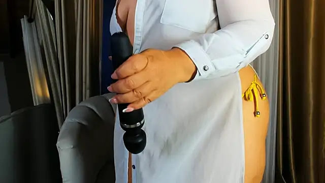 Madissononee online show from November 8, 2025, 3:21 am