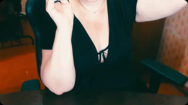 Snapshot of AlisaHot55 chatting on October 22, 2025, 10:47 am AlisaHot55 online show from October 22, 2025, 10:47 am