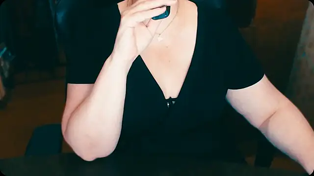 Snapshot of AlisaHot55 chatting on November 13, 2025, 11:36 am AlisaHot55 online show from November 13, 2025, 11:36 am