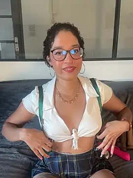 Snapshot of Lauyako chatting on June 26, 2026, 3:29 pm Lauyako online show from June 26, 2026, 3:29 pm