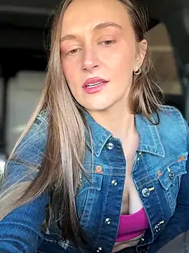 lunagirl13 online show from October 27, 2025, 8:21 pm