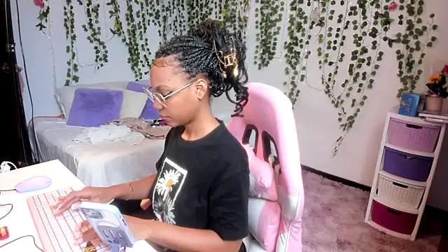 violeta milleer online show from March 13, 2026, 6:46 pm