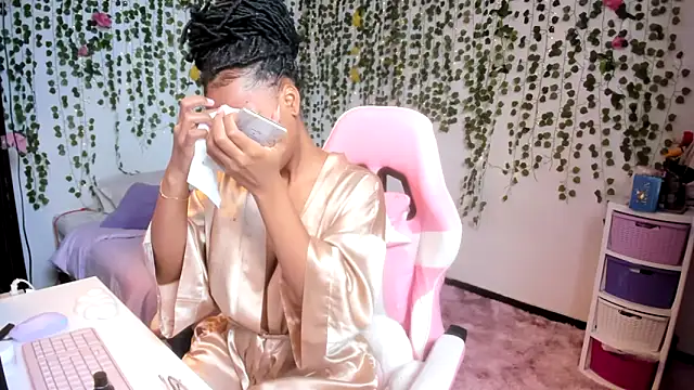 violeta milleer online show from November 11, 2025, 4:57 pm