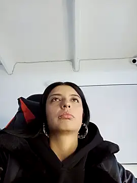 AneeSmith online show from March 15, 2025, 6:10 pm