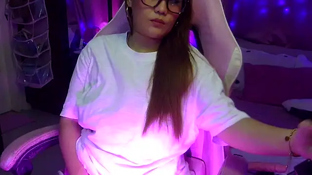 Snapshot of yourbabe_Brielle chatting on February 9, 2026, 6:00 am yourbabe Brielle online show from February 9, 2026, 6:00 am